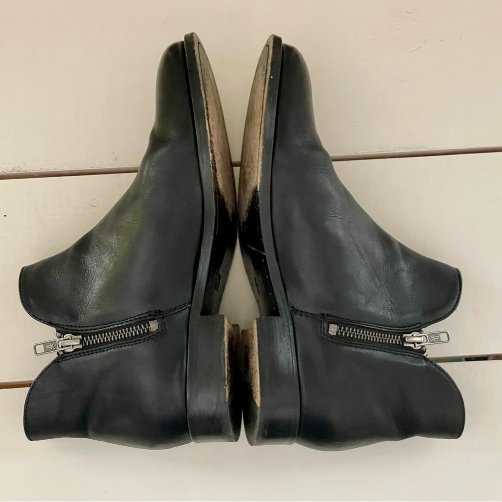 Frye - Picture 5 of 8